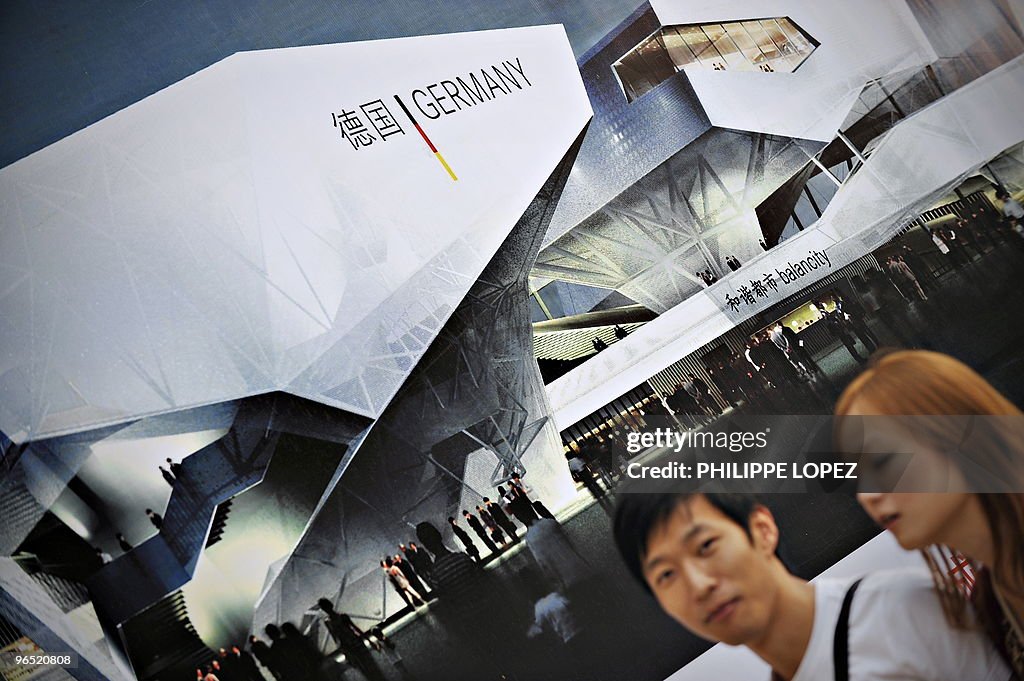 TO GO WITH CHINA-EXPO2010-ARCHITECTURE b