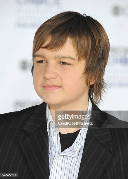 Actor Angus T. Jones arrives at the 35th Annual People's Choice Awards held at the Shrine Auditorium on January 7, 2009 in Los Angeles, California.