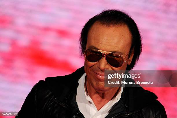 Antonello Venditti during the Italian tv show "Che tempo che fa" on February 22, 2009 in Milan, Italy.