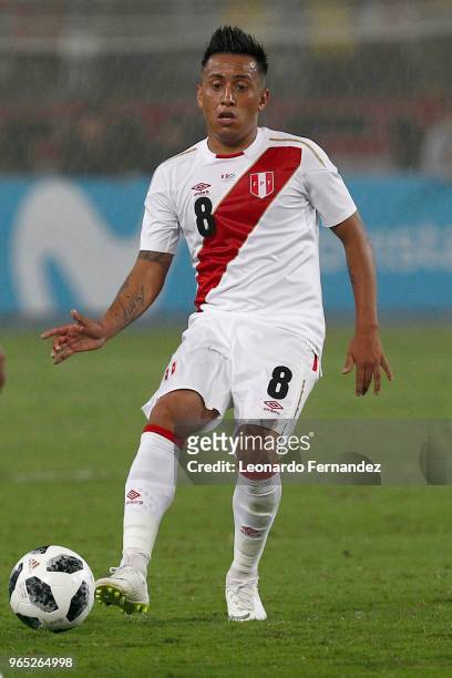 Christian Cueva of Peru controls the ball during the international friendly match between Peru and Scotland at Estadio Nacional de Lima on May 29,...