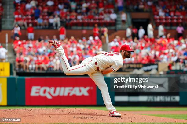 John Gant of the St. Louis Cardinals delivers a pitch against the Philadelphia Phillies at Busch Stadium on May 19, 2018 in St. Louis, Missouri.