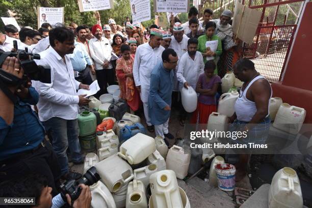 Delhi Pradesh Congress Committee president Ajay Maken inaugurates the Delhi Congress month-long Jal Satyagrah in all the 70 Assembly constituencies...