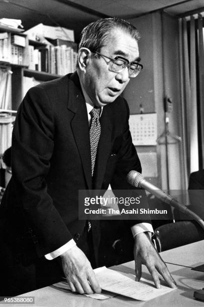 Lion President Atsushi Kobayashi speaks during a press conference at Keidanren headquarters on May 31, 1989 in Tokyo, Japan.