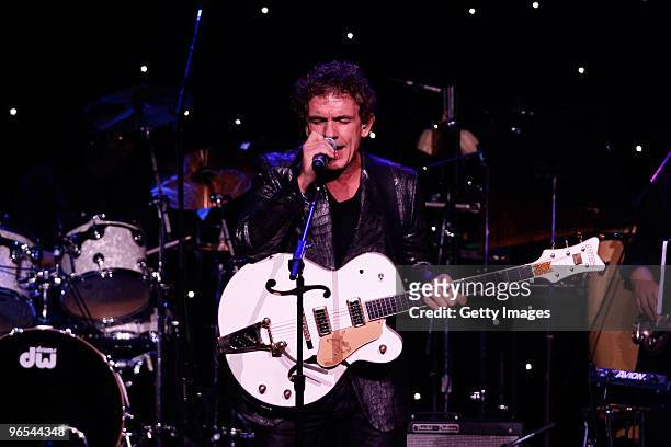Ian Moss performs at the V8 Supercars 2010 Season Launch, where singer P!nk was announced as the new Ambassador, at Studio 3, Fox Studios on February...