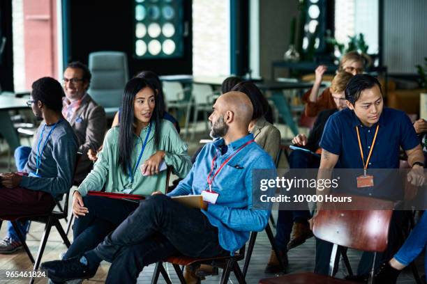 people at conference - business conference auditorium stockfoto's en -beelden