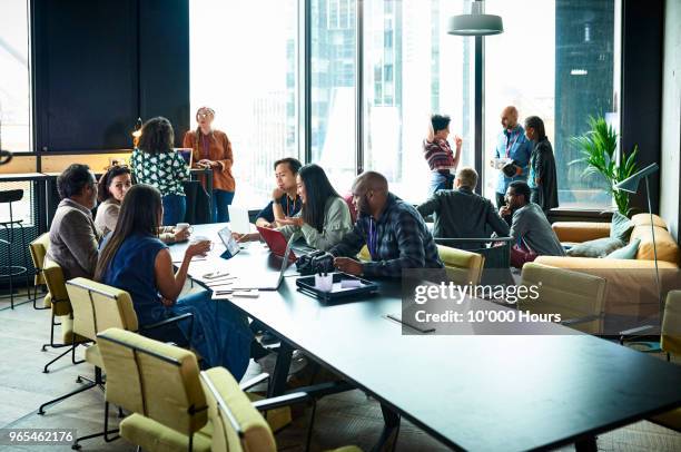 people at business meeting - hart arbeiten stock-fotos und bilder