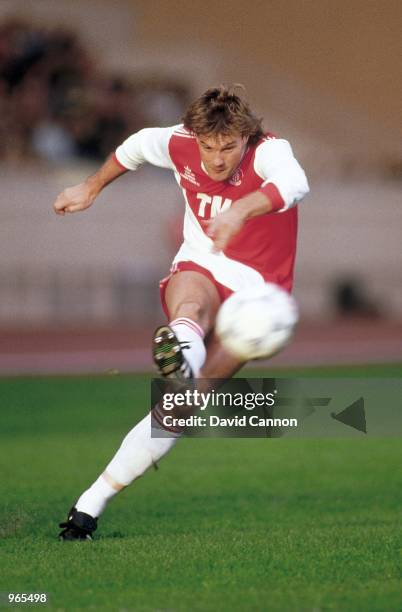 Glenn Hoddle of Monaco crosses the ball during the Friendly match against Rangers played at the Stade Louis II Stadium, in Monaco. The match ended in...