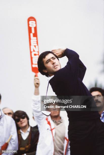 Le golfeur Severiano Ballesteros lors du Trophée Lancôme de golf le 23 octobre 1982 à Saint-Nom-la-Bretèche, France.