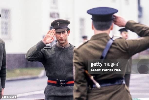 Le prince Charles en tenue militaire à Hambourg le 27 mars 1985 , Allemagne.