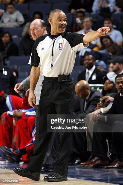 Referee Dan Crawford makes a call during the game between the Los Angeles Clippers and the Memphis Grizzlies at the FedExForum on January 12, 2010 in...