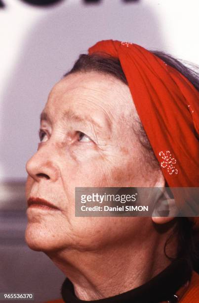 Simone de Beauvoir lors d'une conférence de presse de l'organisation 'Femmes en Mouvement' à Paris le 15 mars 1979, France.