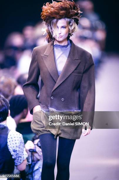 Défilé Yohji Yamamoto, Prêt-à-Porter, collection Automne/Hiver 1991/92 à Paris le 14 mars 1991, France.