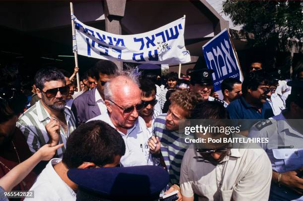 Itzhak Rabin lors de la campagne pour les élections législatives le 21 juin 1992 à Jérusalem, Israël.