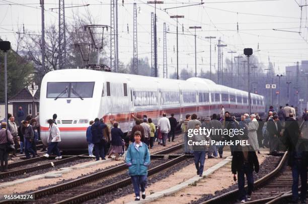 Présentation de l'ICE , train à grande vitesse allemand, le 27 avril 1991.
