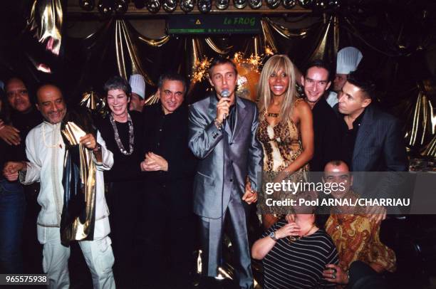 Guy Cuevas, Claude Challe , Hubert Boukobza, David et Cathy Guetta fêtent les 20 ans des Bains Douches le 13 octobre 2000 à Paris, France.