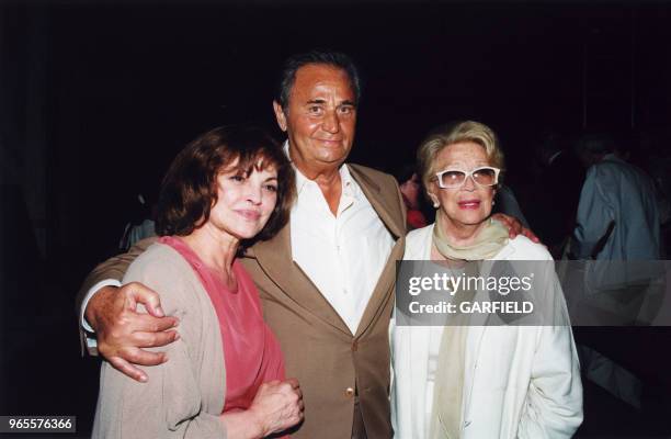 Catherine Rouvel, Roger Hanin et Christine Gouze-Rénal le 15 mai 2000 à Boulogne-Billancourt, France.