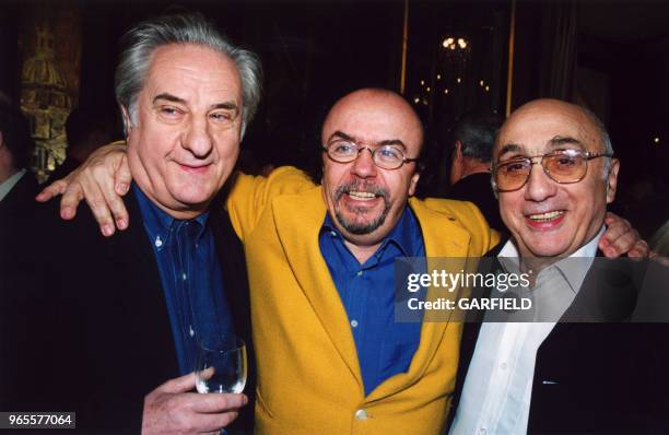 Jean-Pierre Aumont, Jean-Michel Ribes et Marcel Bluwal le 14 avril 2000 à Paris, France.