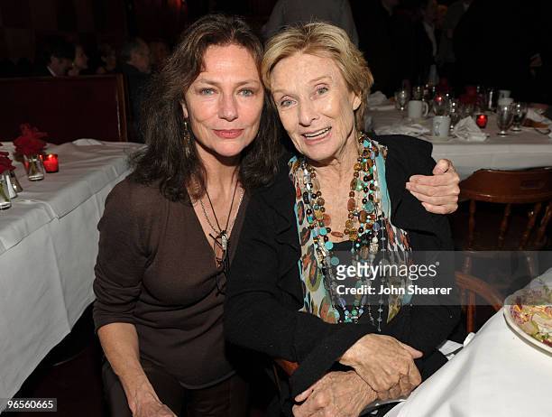 Actresses Jacqueline Bisset and Cloris Leachman attend Insignia Productions and The Weinstein Co's "Inglourious Basterds" lunch at Musso & Frank's on...