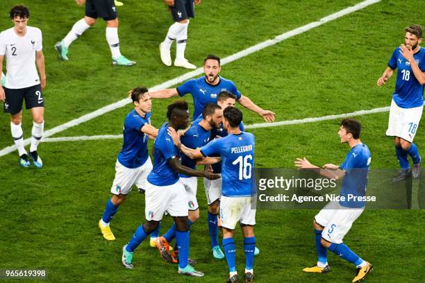Leonardo Bonucci of Italy celebrates his goal with teammates during the International Friendly match between France and Italy at Allianz Riviera...