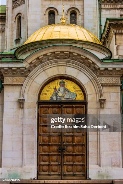 the front door of alexander nevski cathedral, sofia, bulgaria - catedral de san alejandro nevski fotografías e imágenes de stock