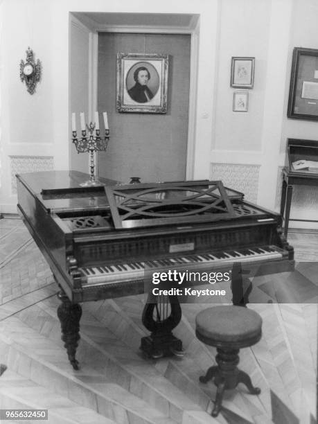 The last piano played by Polish composer and pianist Frédéric Chopin on display at the Fryderyk Chopin Museum at the Ostrogski Palace, Warsaw, circa...