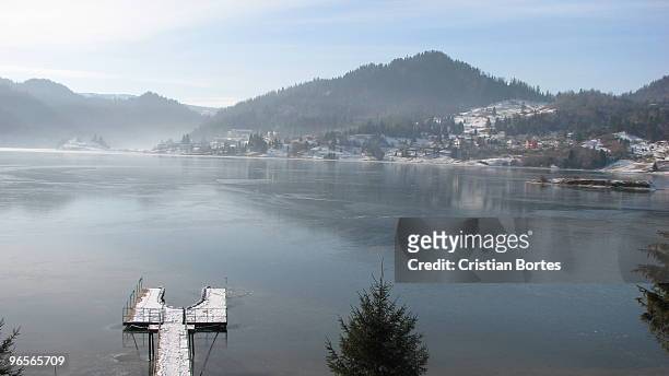 colibita lake frozen in winter - bortes stock pictures, royalty-free photos & images