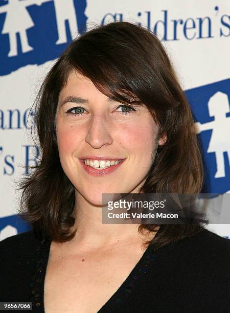Actress Mayim Bialik arrives at the Alliance for Children's Rights Annual Dinner Gala on February 10, 2010 in Beverly Hills, California.