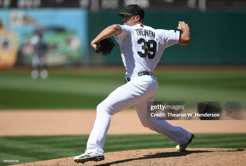 Tampa Bay Rays v Oakland Athletics