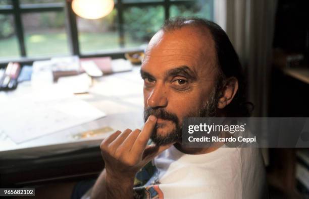 Argentine cartoonist, comics artist and writer Roberto Fontanarrosa poses for pictures at his studio on September 30, 1997 in Rosario, Argentina. .