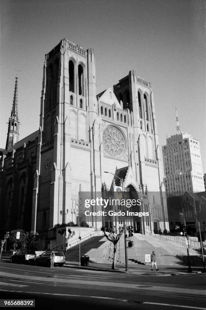 grace cathedral - grace cathedral stock pictures, royalty-free photos & images