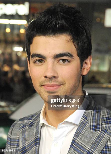 Musician Joe Jonas of The Jonas Brothers arrives at the Los Angeles Premiere "Edge Of Darkness" at Grauman's Chinese Theatre on January 26, 2010 in...