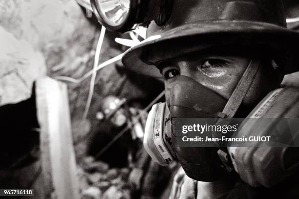 Portrait d'un mineur dans une mine d'or équitable, 28 mai 2012, Pérou.