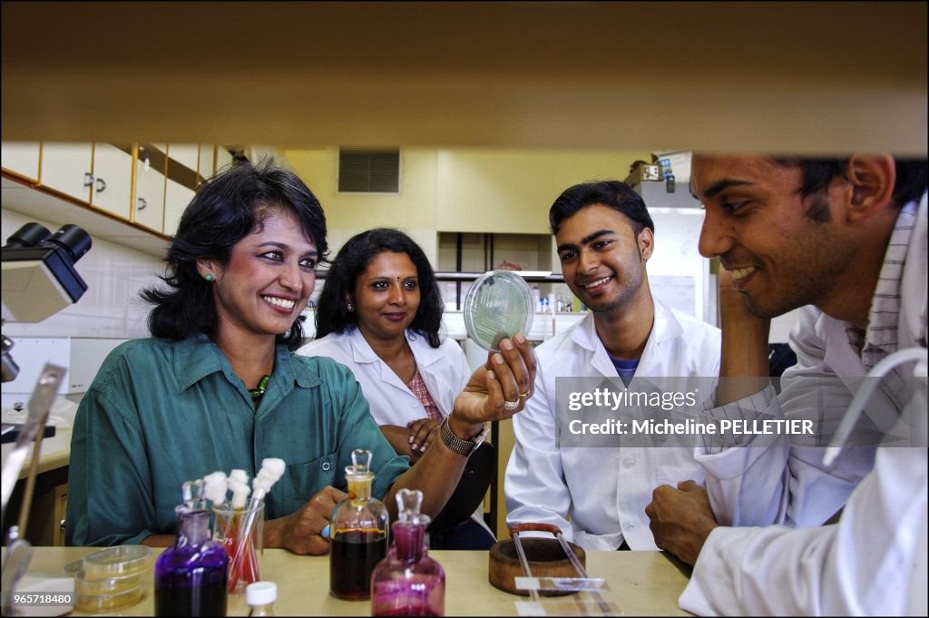 Ameenah Gurib-Fakim, Mauritius, L'Oreal-UNESCO Award For Women in Science, 2007 Laureate for Africa