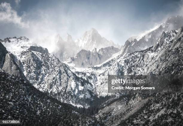 querformat mountain sunrise - berg mount whitney stock-fotos und bilder