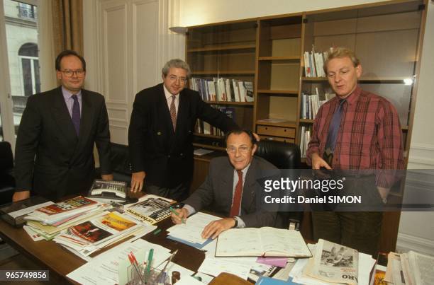 Yves Colmou, Jean-Paul Huchon, Michel Rocard et Guy Carcassonne, membres du Comite executif du Parti Socialiste le 15 septembre 1993 a Paris, France.