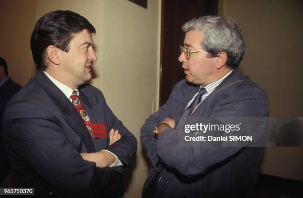 Jean-Luc Melenchon et Jean-Paul Huchon en pleine conversation pendant le Conseil national du Parti Socialiste le 30 septembre 1994 a Paris, France.