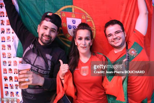 Supporters de l?équipe du Portugal de football pendant l?Euro 2016, le 30 juin 2016, Bordeaux, France.