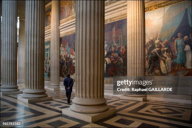 La vie de Saint Louis par Alexandre Chabanel en1889, au Panthéon, monument de style néo classique consacré à la mémoire des grands hommes de la...