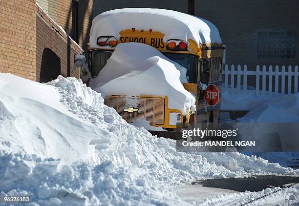 Bus Snow Rails 1,387 Feet On Bus Stock Photos, High-Res Pictures, and Images - Getty ...
