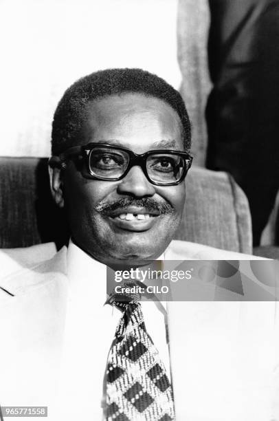 Portrait d'Agostinho Neto, président de l'Angola et du Mouvement populaire de libération de l'Angola, à Brazzaville, en République du Congo, le 26...