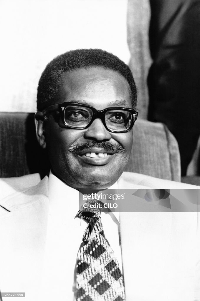 Portrait D Agostinho Neto Pr sident De L Angola Et Du Mouvement portrait-d-agostinho-neto-pr-sident-de-l-angola-et-du-mouvement