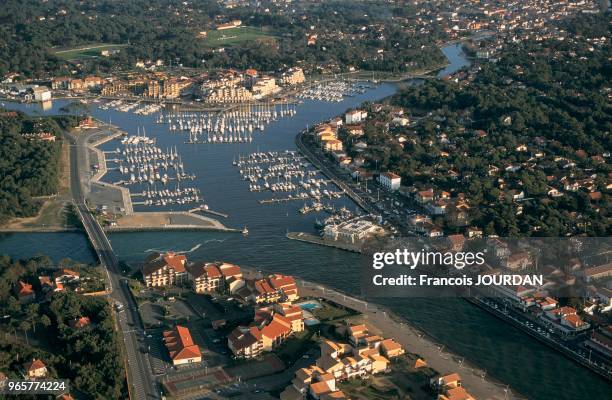 Hossegor doit sa renommée à quelques artistes, écrivains et architectes qui, à la fin du XIXème siècle, ont créé une station balnéaire animée tout en...