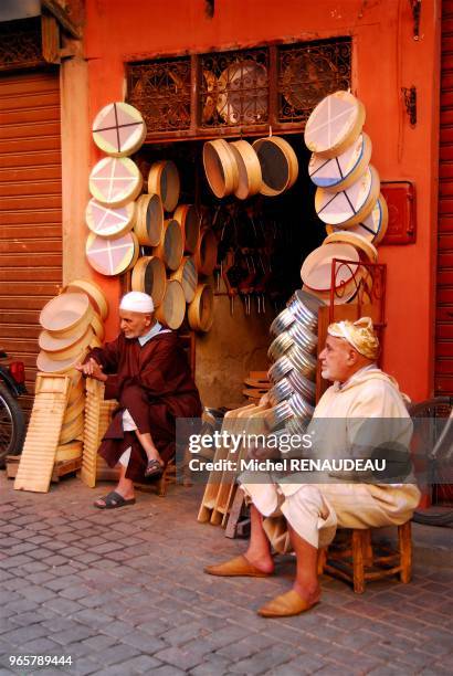 Artisanat dans les souks de Marrakech.