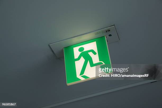 exit sign - japanese exit sign stock pictures, royalty-free photos & images