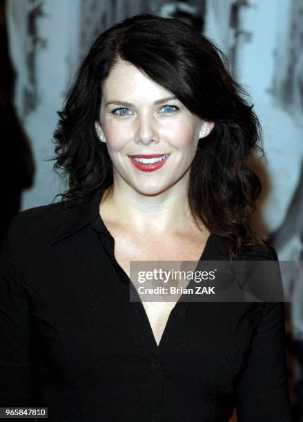 Lauren Graham arrives at the premiere of the Johnny Cash biopic "Walk The Line", held at the Beacon Theatre, New York City BRIAN ZAK.