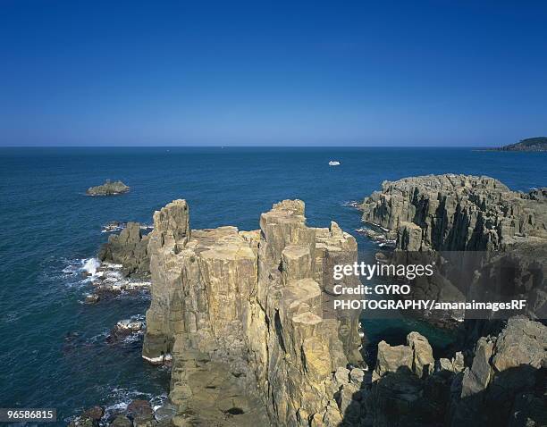 tojinbo cliffs,  fukui prefecture,  japan - fukui prefecture stock pictures, royalty-free photos & images