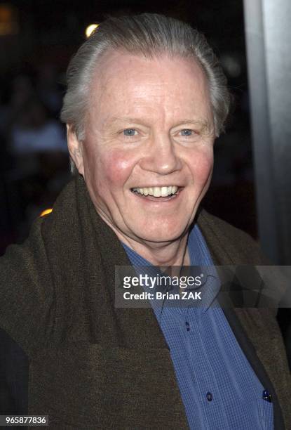 Jon Voight arrives to the New York Premiere of "The Departed" held at the Ziegfeld Theater, New York City BRIAN ZAK.