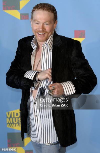 Axl Rose poses in the press room during the 2006 MTV Video Music Awards at Radio City Music Hall, New York City BRIAN ZAK.