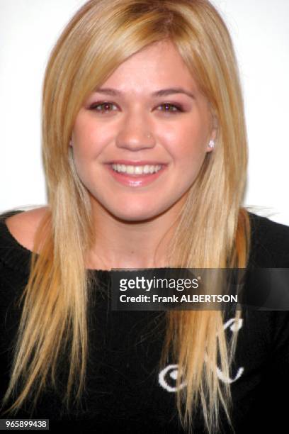Kelly Clarkson at the T Mobil store in New York City, announcing the All Access winner Tara Cunningham.
