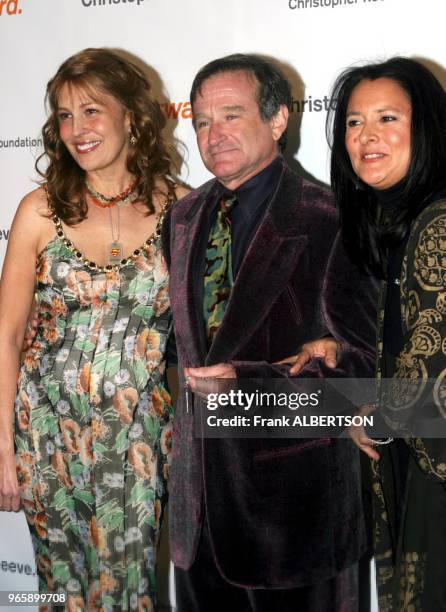 New York, NY Nov 17, 2005 Dana Reeve with Robin Williams and wife Marsha at A MAGICAL EVENING by the Christopher Reeve Foundation honoring Catherine...